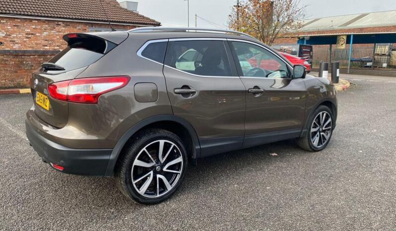 
								Nissan Qashqai full									