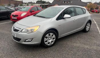 
									Vauxhall Astra full								